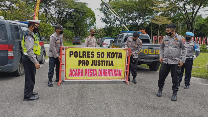 Timbulkan Kerumunan,...