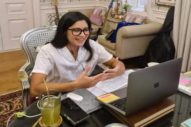 Gaya Hidup Dian Sastrowardoyo...