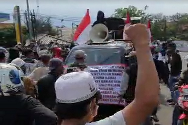 Diadang Puluhan Simpatisan...