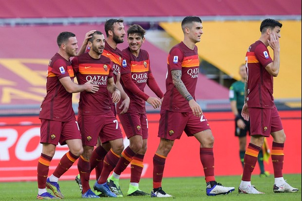 AS Roma Panaskan Persaingan...