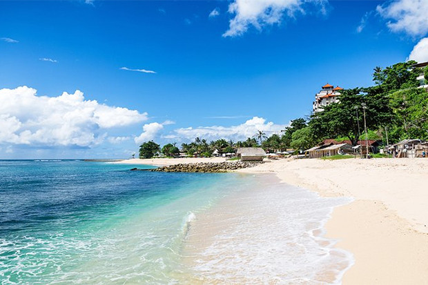 5 Pantai Terindah dan...