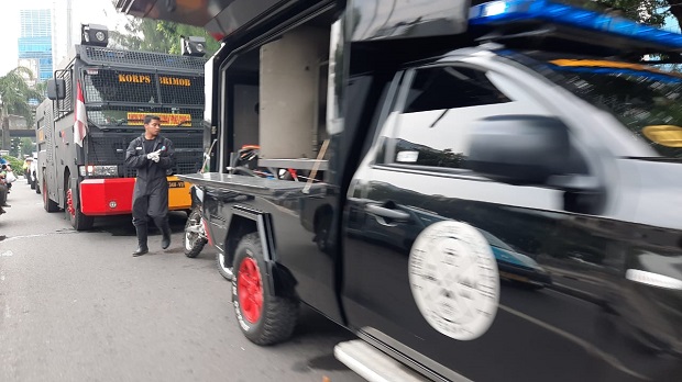 Polisi Bertebaran di...