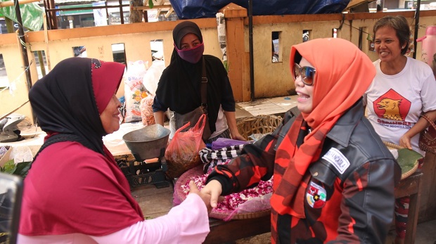 Tanggalkan Atribut Kampanye,...