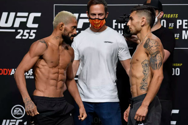 UFC 255! Panggung Utama...