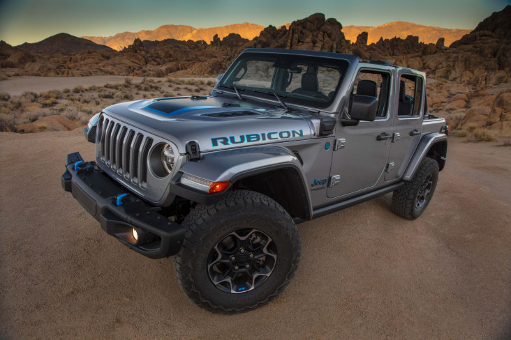 Jeep Ngotot Ingin Jadi...