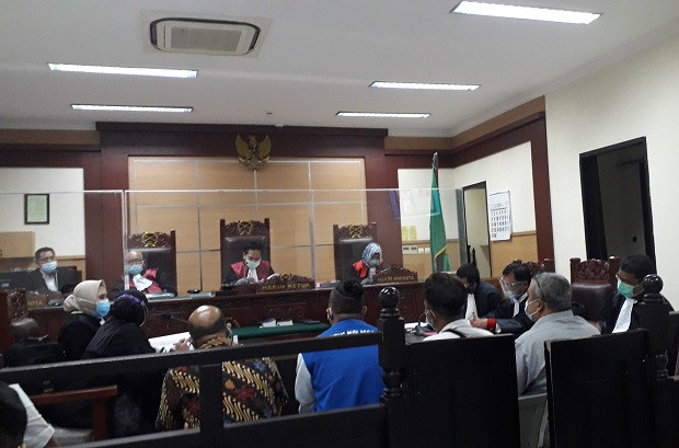 Perlihatkan Alat Kelamin...