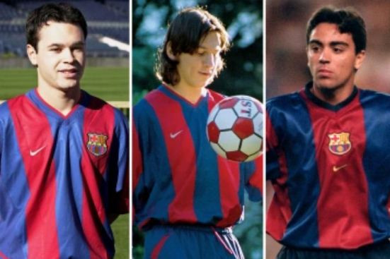25 Seniman Bola Barcelona...