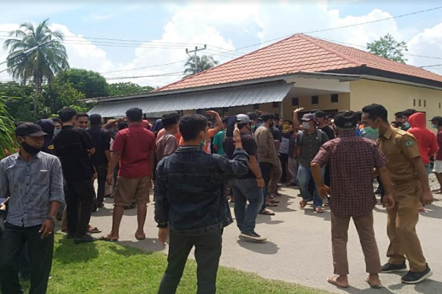 Tersangka, Polisi Periksa...
