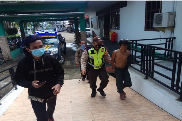 Waduh! Pintu Masjid...