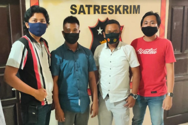 Siram Istri Pakai Air...