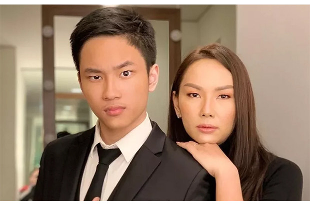 Dekat dengan Anak Vicky...