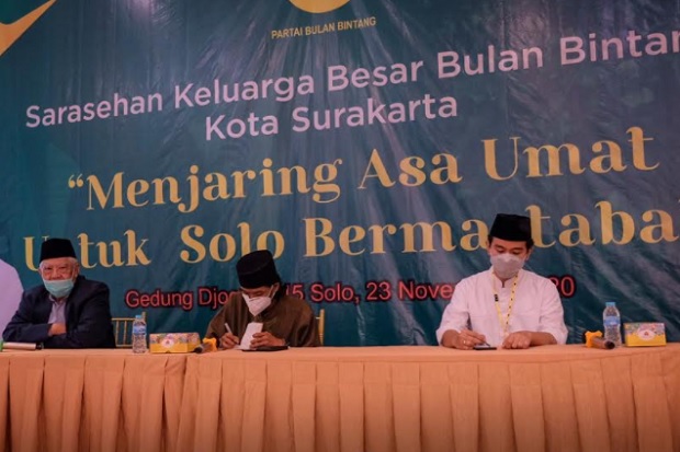 Datang ke Sarasehan,...