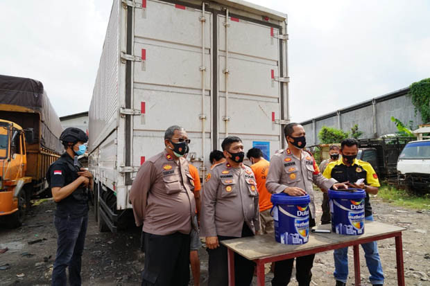 Karyawan dan Sopir Ekspedisi...