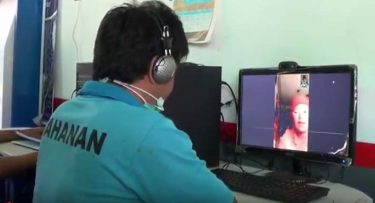 Melihat Layanan Video...