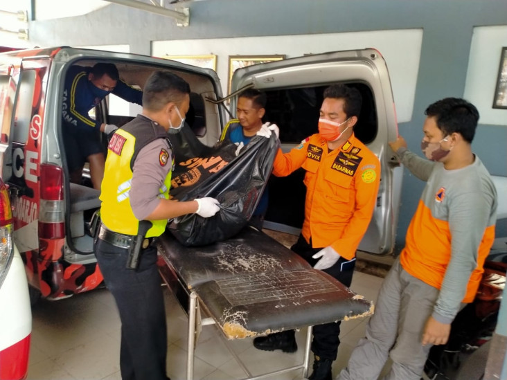 Tenggelam di Sungai...