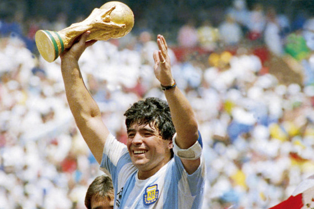 Diego Maradona Meninggal,...