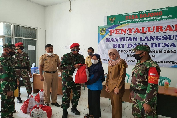 Kopassus Bersama Relawan...