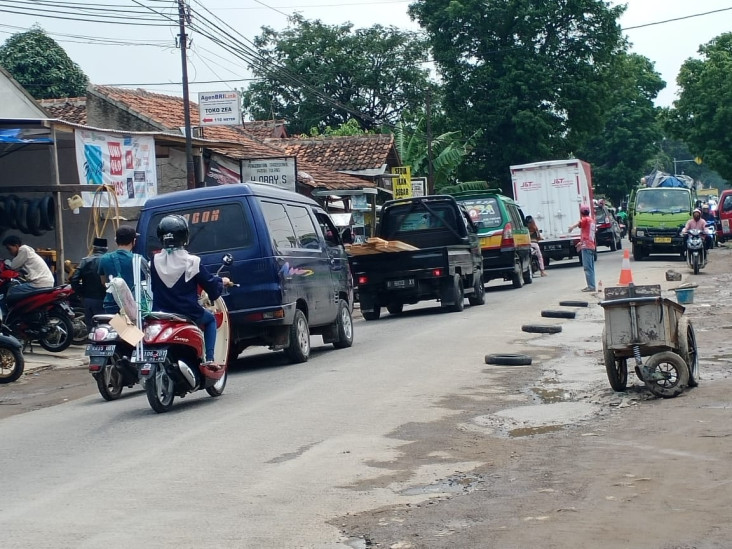 Pengendara Motor Banyak...