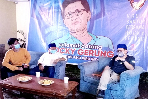 Datang ke Medan, Rocky...