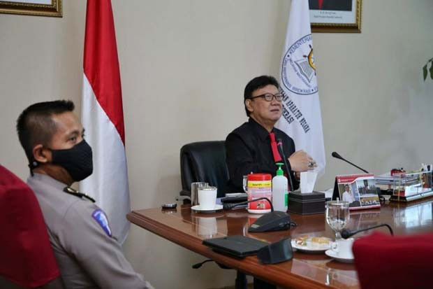 Menteri PANRB Ungkap...