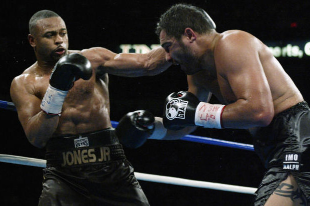 Lima Momen Roy Jones...