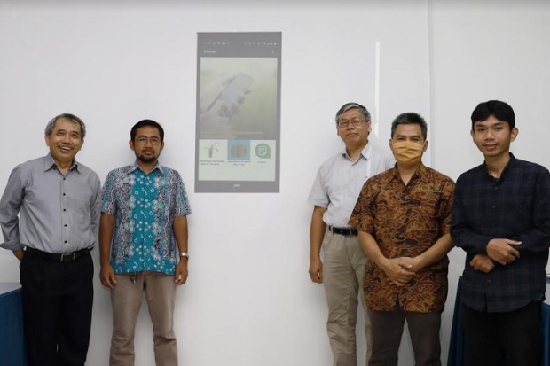 Keren, Aplikasi Telepon...