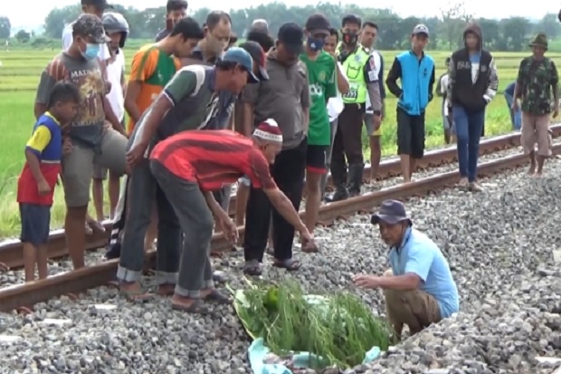 Ngeri, Truk Hancur Terseret...
