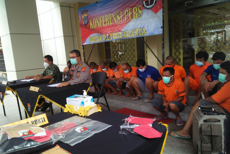 Polda DIY Gulung 20...