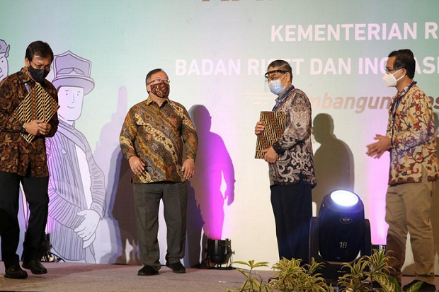 Dorong Lahirnya Vaksin,...