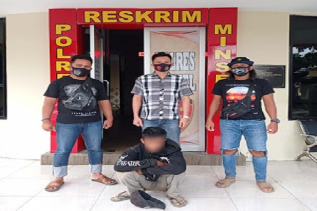 Hamili Gadis Bau Kencur,...