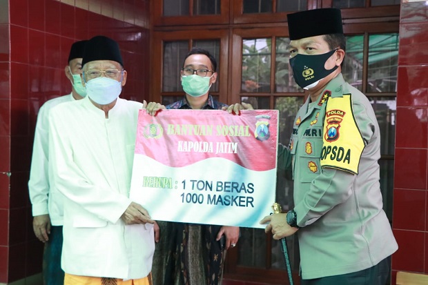Bersilaturahmi dengan...