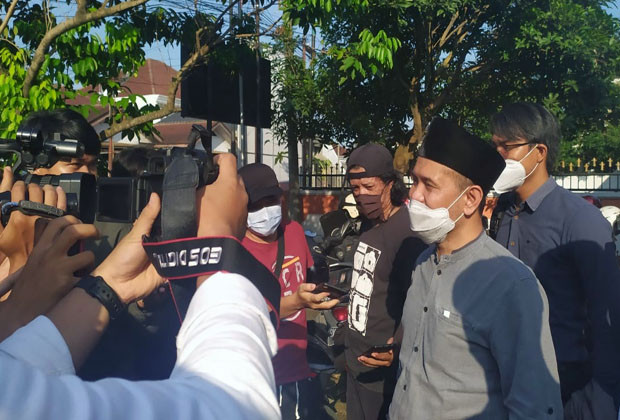 Salman Alfarisi Mangkir...