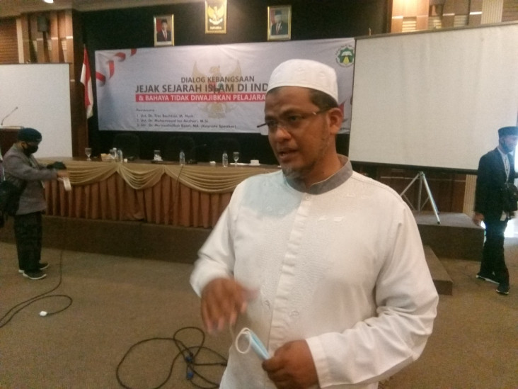 Atas Nama Kemanusian,...