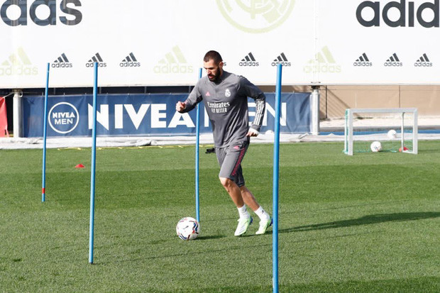 Benzema Ikut Rombongan...