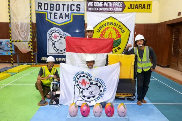 Tim Mahasiswa Unej Wakili...