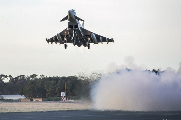 Dua Jet Tempur RAF Cegat...