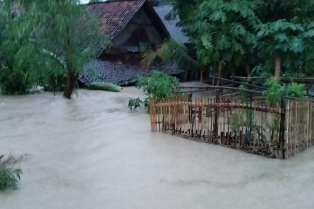 Evakuasi Korban Banjir...
