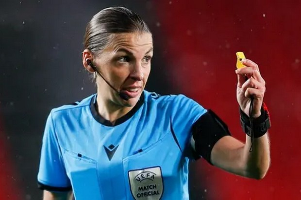 Frappart Jadi Wasit...