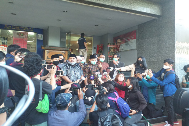 Habib Rizieq Tak Datang...