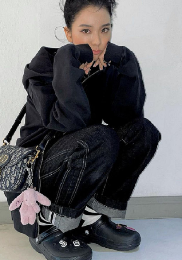 Tampil Santai, Jisoo...