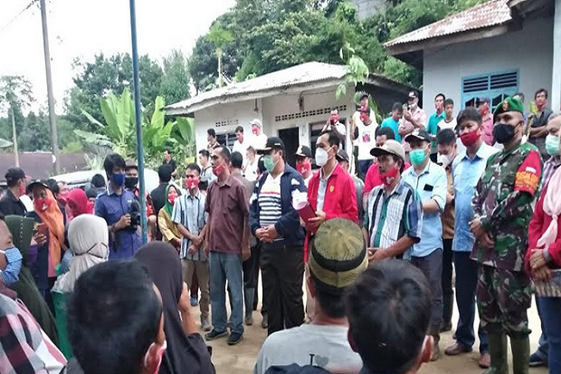 Semangati Warga, Bupati...