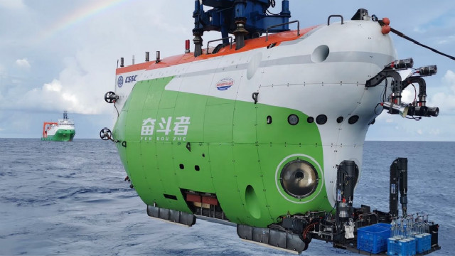 Kapal Selam China Berhasil...