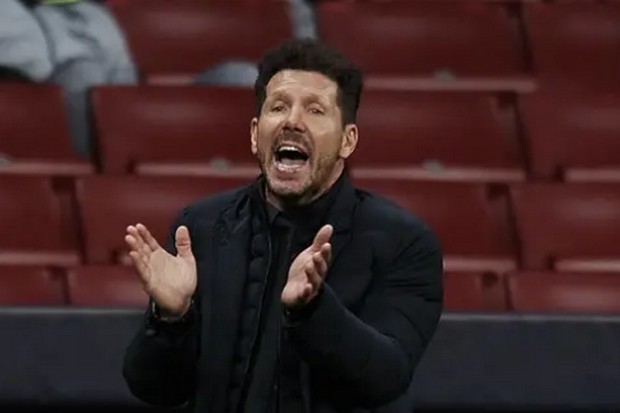Urung Kalahkan Bayern,...