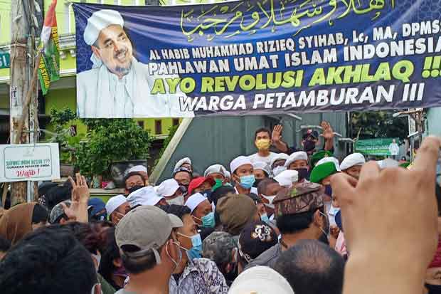 Tiba di Petamburan,...