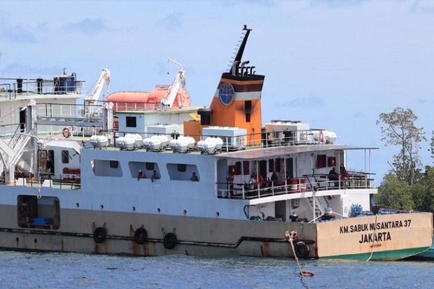 KM Sabuk Nusantara 37...