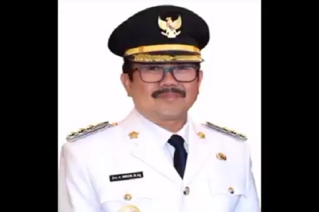 Bupati Cirebon Imron...