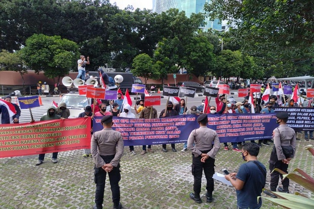 KMBUI Demo di KPK, Desak...