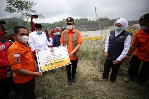 Tinjau Penanganan Erupsi...
