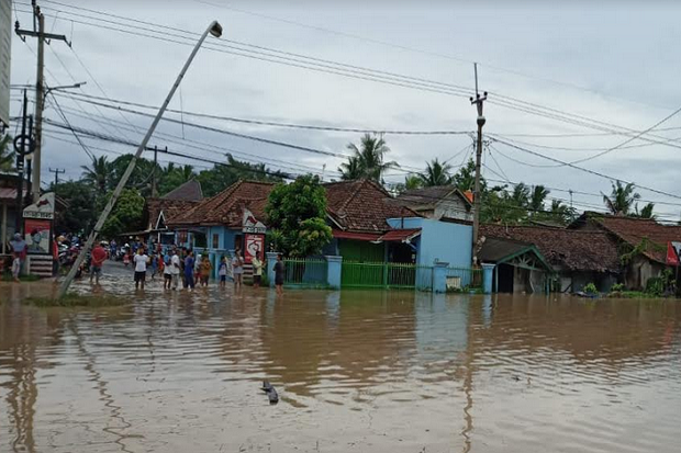 Hujan Deras Semalaman,...
