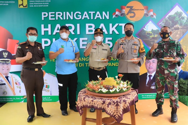 Peringati Hari Bakti...